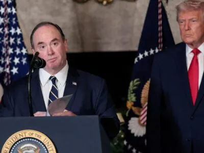 Министр военно-морских сил США Джон Фелан выступает после того, как президент Дональд Трамп объявил о создании «Золотого флота» ВМС