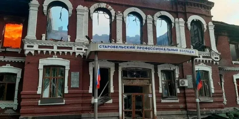 Власти "ЛНР" заявили о жертвах и раненых из-за удара ВСУ по общежитию в Старобельске 1 77263823 403.jpg Deutsche Welle война в Украине, ЛНР, украина