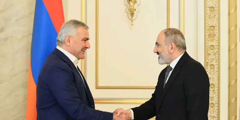 nikol pashinyan and samvel karapetyan e1779821725158 новости OC Media, ЕАЭС, Пашинян-Путин, россия-армения, Самвел Карапетян