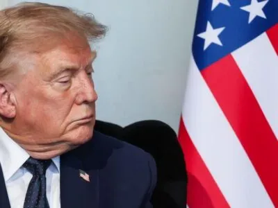 Трамп заявил о подписании предварительного соглашения с Ираном 3 US President Donald Trump attends a bilateral meeting with French President Emmanuel Macron
