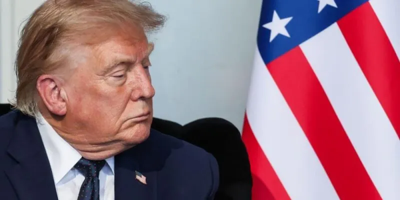 Трамп заявил о подписании предварительного соглашения с Ираном 1 US President Donald Trump attends a bilateral meeting with French President Emmanuel Macron
