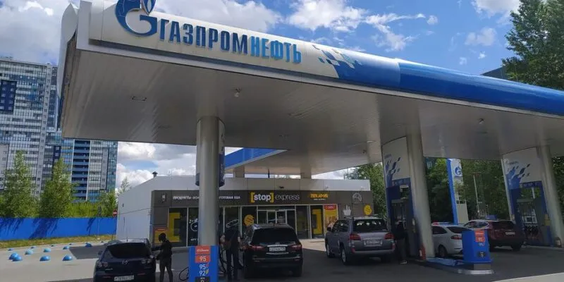 В РФ разрешила выпускать автомобильное топливо пониженного качества 1 62538306 403 1.jpg 1 Deutsche Welle топливо
