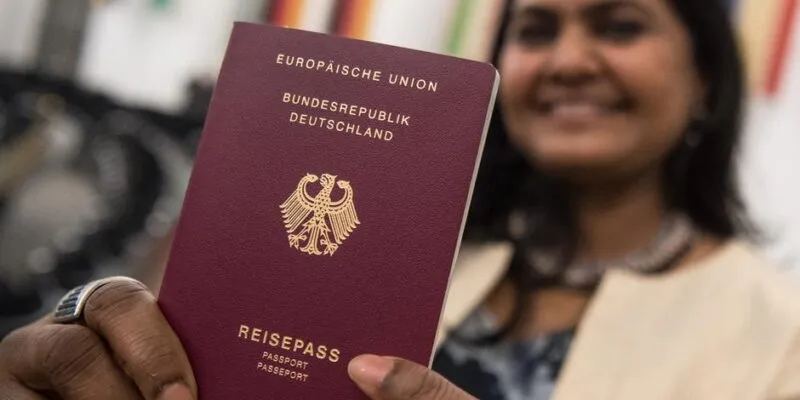 64027858 403.jpg Deutsche Welle гражданин Германии