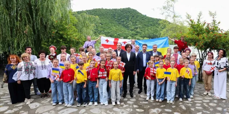729004263 1005094375722365 1045607408232794899 n новости Грузия-Украина, дети из Украины, Ираклий Кобахидзе, летний лагерь, правительство Грузии, премьер Грузии, украинские дети