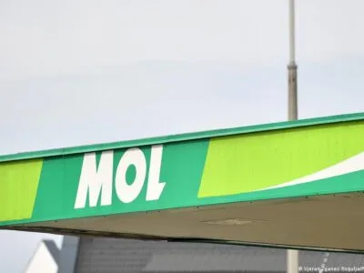 США дали MOL еще 10 дней на переговоры с "Газпром нефтью" по покупке NIS 7 75515342 403.jpg Deutsche Welle MOL