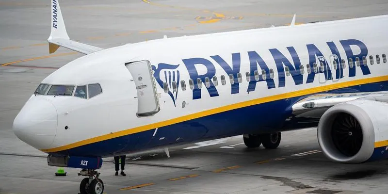 Пассажира Ryanair чуть не засосало в иллюминатор во время полета. Что произошло? 1 Boeing 737 MAX авиакомпании Ryanair