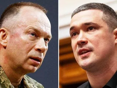 «Он придумал, как расколоть страну». В Украине разгорелся открытый конфликт между экс-министром обороны Федоровым и главкомом Сырским 2 Коллаж из фото: главком ВСУ Украины Александр Сырский в камуфляже слева и экс-министр обороны Михаил Федоров в черной футболке справа