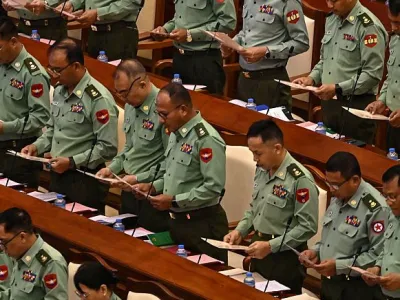 Военные в парламенте Мьянмы