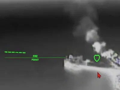 ВСУ заявили о поражении более 20 российских судов в Азовском море. Что известно 6 Атакованный танкер, съемка с дрона