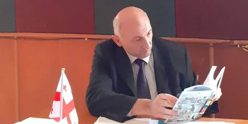 В Кутаиси ректору и декану частного вуза назначили залог по делу о поддельном дипломе 1 654 новости деканоз илия, Кутаиси, обвинение, поддельные документы, ректор