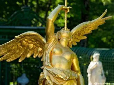 Богиня славы Фама вернулась в замок Линдерхоф 2 70135396 403.jpg Deutsche Welle богиня славы Фама, Линдерхоф