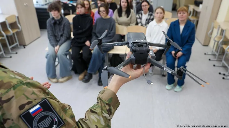 76121923 403.jpg Deutsche Welle военная подготовка