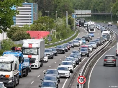 В Германии число легковых автомобилей достигло нового рекорда 2 76726263 403.jpg Deutsche Welle Германия