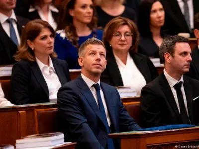 Парламент Венгрии поддержал поправку, позволяющую отстранить президента от должности 4 77103576 403.jpg Deutsche Welle Парламент Венгрии, президент Венгрии