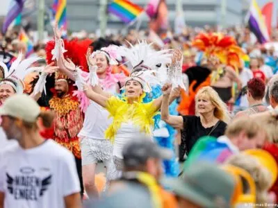 На гей-парад CSD в Кельне вышли 60 тысяч человек 2 77837256 403.jpg Deutsche Welle CSD, Кельн