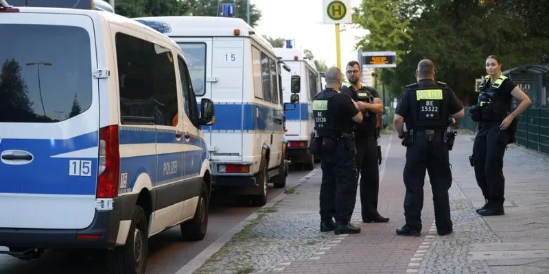 Полиция освободила заложницу в супермаркете в Берлине 1 77913672 403 1.jpg 1 Deutsche Welle Берлин