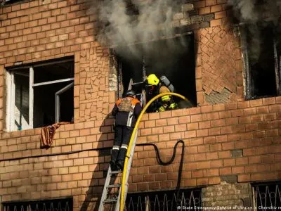 В Чернигове - минимум 13 раненых после атаки на город 2 78052350 403.jpg Deutsche Welle Чернигов