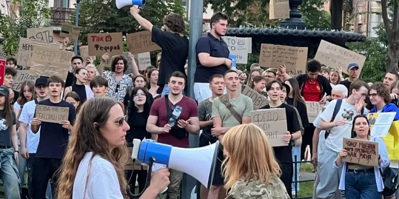 "Картонные протесты" в Киеве: число участников стало снижаться 1 78122398 403.jpg Deutsche Welle картонные протесты, Киев, протесты в Киеве