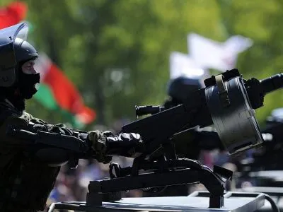 У границы с Украиной проводятся военные сборы, Литва сбила дроны с сигаретами из Беларуси. Главное в Беларуси за неделю 3 Белорусский военный