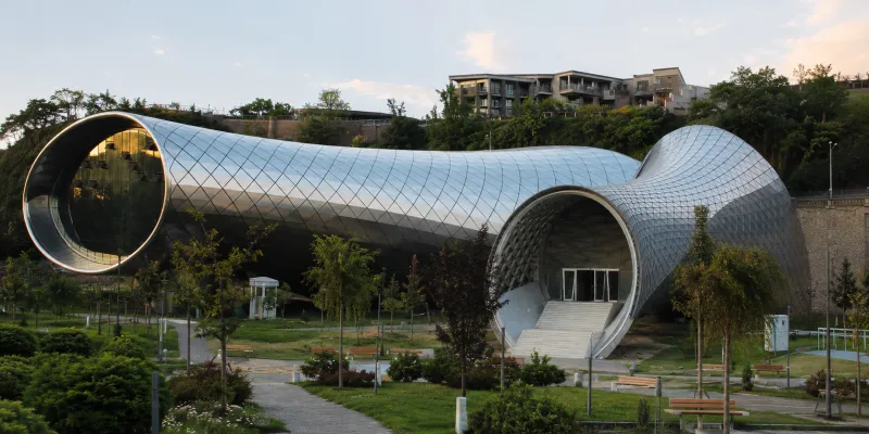 Abesadze: City Hall Decides to Demolish the "Rike Jugs" 1 rike News