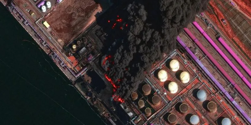 В порту Усть-Луга начался пожар после атаки дронов 1 76603993 403.jpg Deutsche Welle