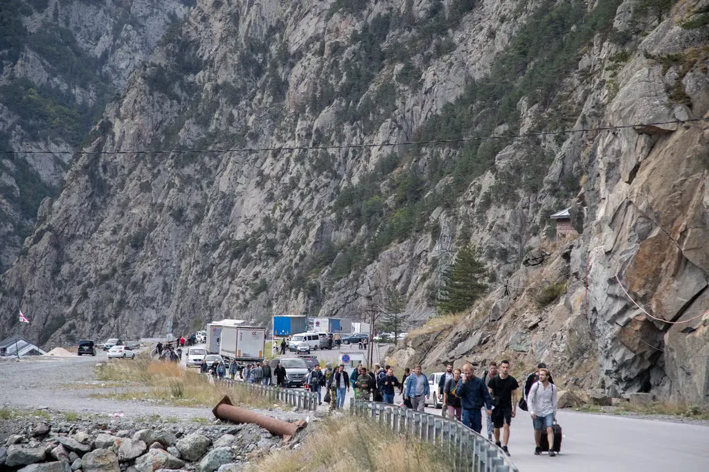 Politico: Familiar scenes of mass exodus re-emerge along the Russia-Georgia border