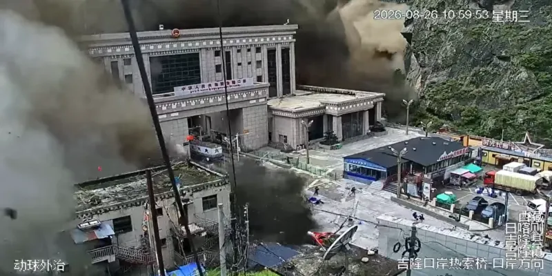 mudslide at gyirong port 2 screenshot новости