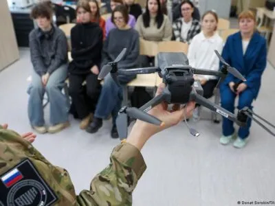 В российских школах увеличили количество часов на военную подготовку 2 76121923 403.jpg Deutsche Welle