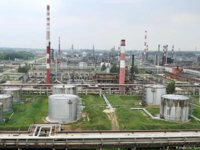 Reuters: Три крупных производящих дизель НПЗ РФ сократили или приостановили работу 3 79053007 403.jpg Deutsche Welle