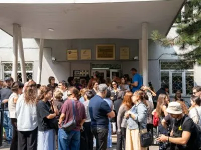 Закрытую на третий после начала учебы аварийную школу в Тбилиси вскоре вновь откроют 2 ipntosovaimg 7 новости