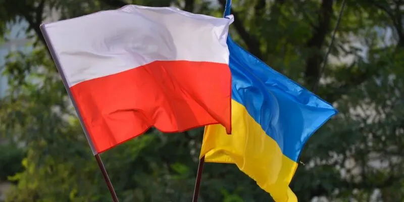 Польша приостановила оказание военной помощи Украине из-за скандала вокруг УПА, сообщают украинские СМИ. В Варшаве заявили, что договорились с Киевом 1 41409594 403.jpg Deutsche Welle
