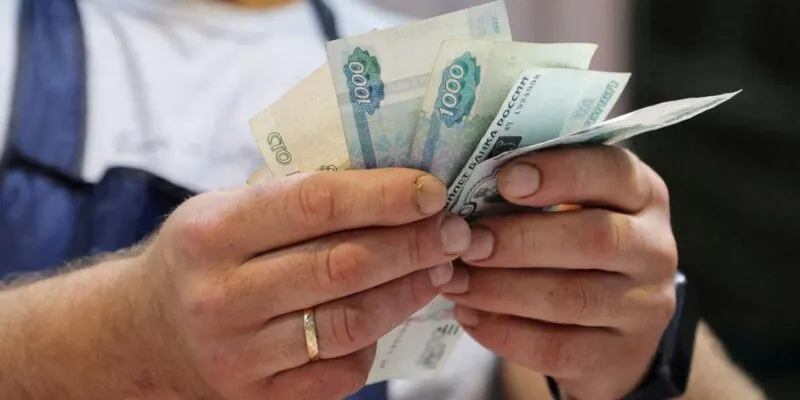 Не более миллиона рублей. Зачем Путин ограничил вывоз наличных из РФ? 1 66538596 403.jpg Deutsche Welle