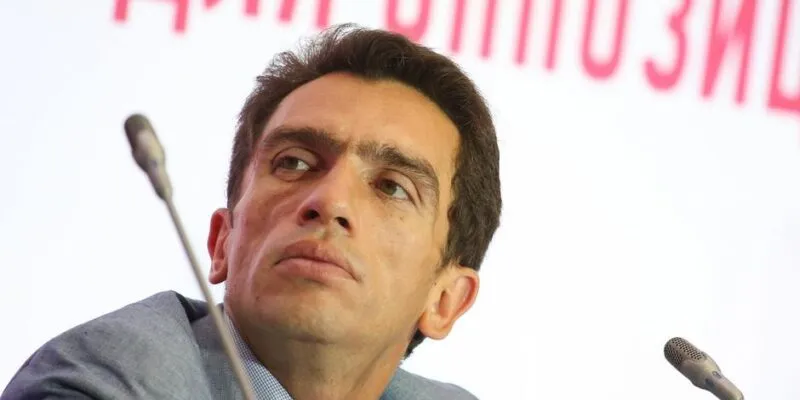 Политолог Александр Кынев, которому при задержании сломали ногу, объявил в СИЗО голодовку из-за отсутствия возможности воспользоваться туалетом 1 79432459 403.jpg Deutsche Welle