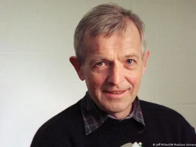 Лауреатом Нобелевской премии по физике стал Фрэнсис Хальцен 2 79562126 403.jpg Deutsche Welle